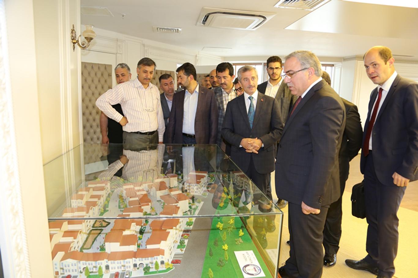 TOKİ Başkanı Yazıcık'taki kentsel dönüşüm alanlarını inceledi